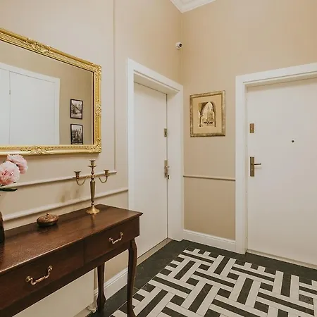 Apartament Beige Chic - Old Town 5 Min Main Square *
